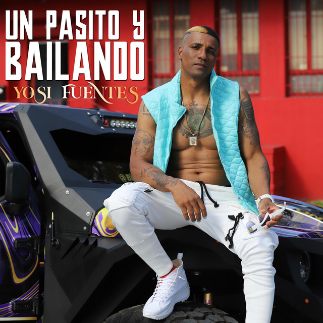 Un pasito y bailando