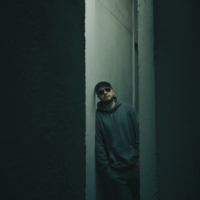 Cover art: Стіни — Білий Бо