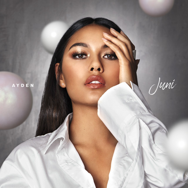 Juni cover art
