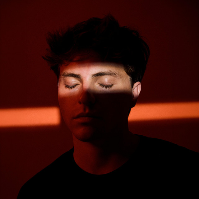 simon lucas - sunnyboy