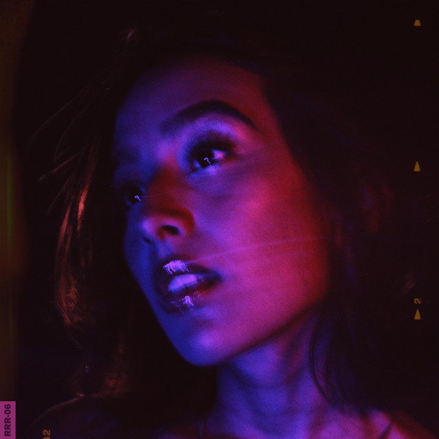 extraños cover art