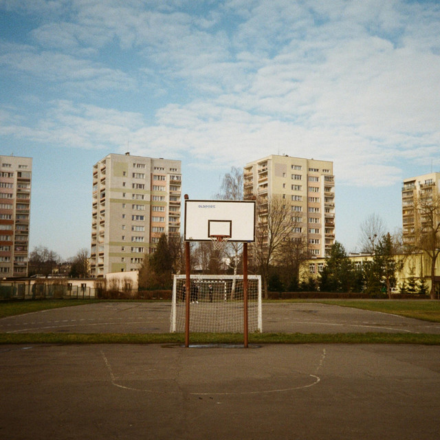 RENNE LOCKA