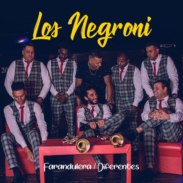 Farandulera, Diferentes