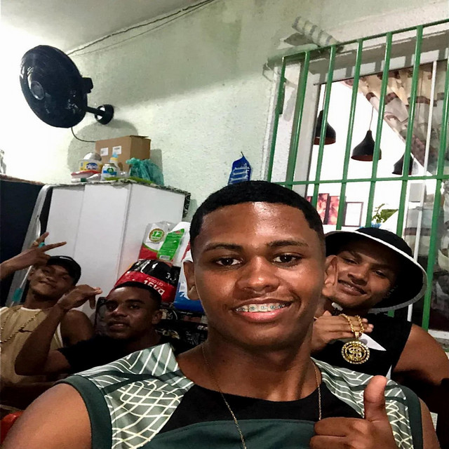 Cafofo De Trafica Que Ela Sempre Fica - Geme Alto pro Seu Soldado