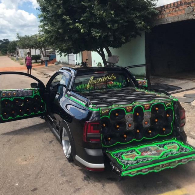 Meu Carro Não Tem Porta-Luvas - Eletrofunk