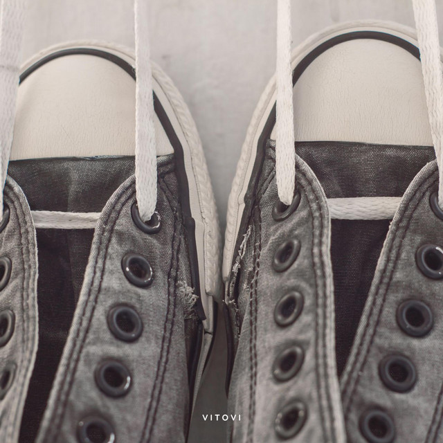 Обкладинка: Old Sneakers — Lesfm