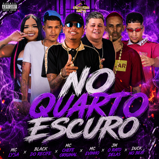 NO QUARTO ESCURO