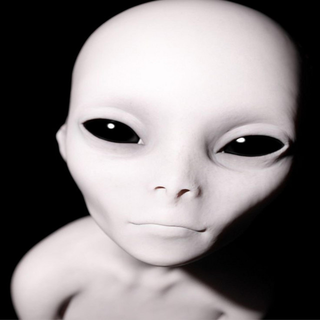 Alien - Single by ihrtruntz | Spotify