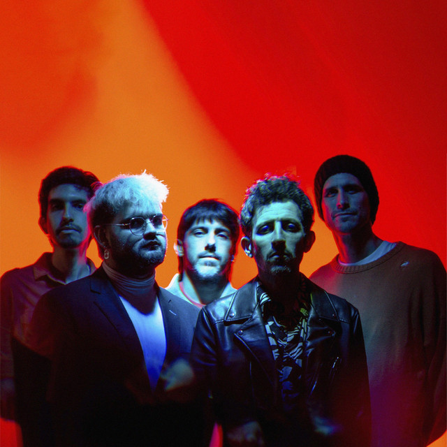 Entre Amuletos cover art