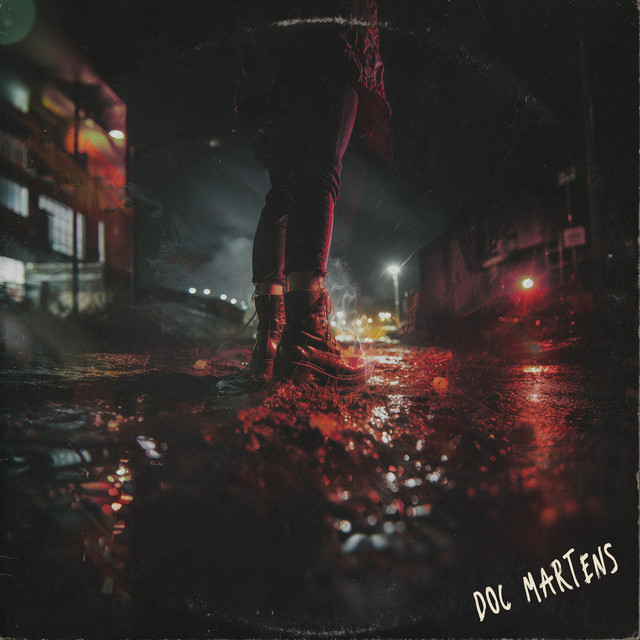 Capa de DOC MARTENS - AViVA