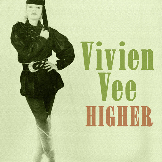 Vivien Vee Photo