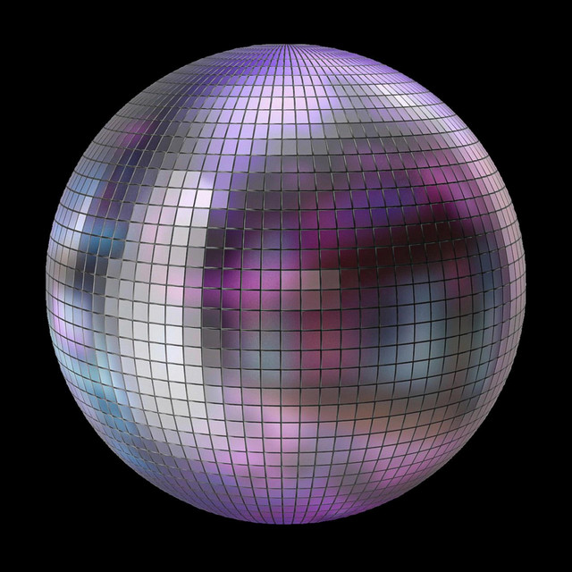 KISSING IN THE MIDDLE OF THE DANCEFLOOR