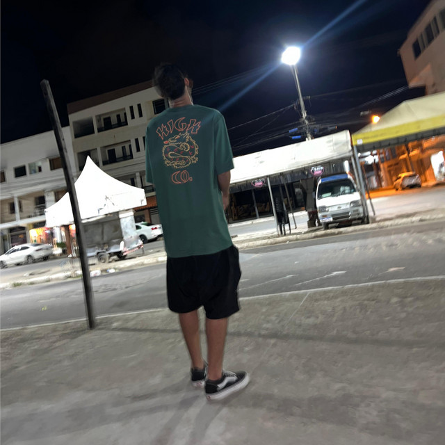 Tudo Que Se Passa Aqui cover art