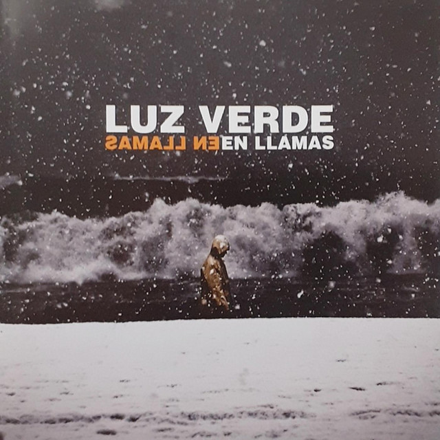 En Llamas cover