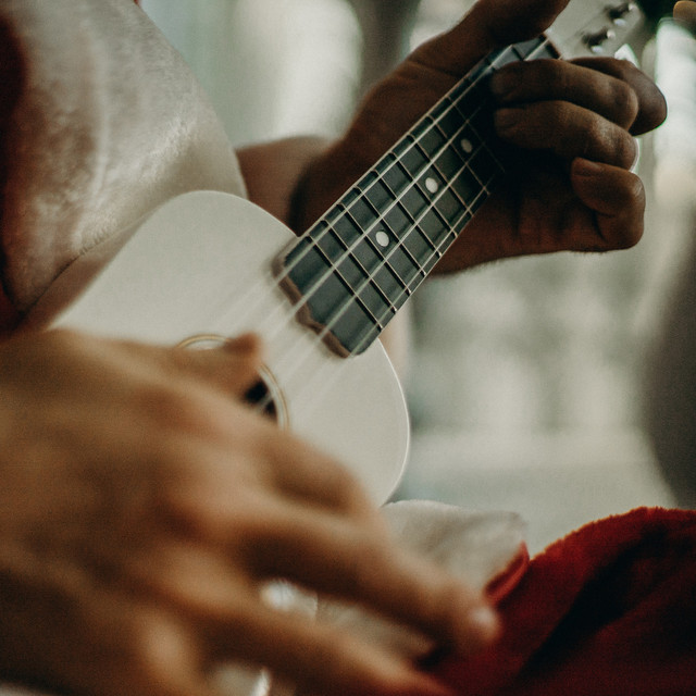 Gitar ini jadi saksi cover art