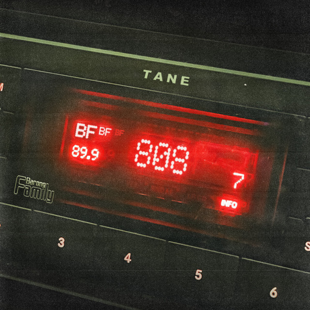 808