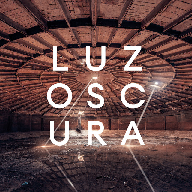 LUZoSCURA cover art