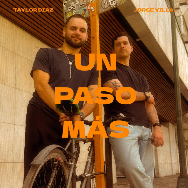 Un paso más