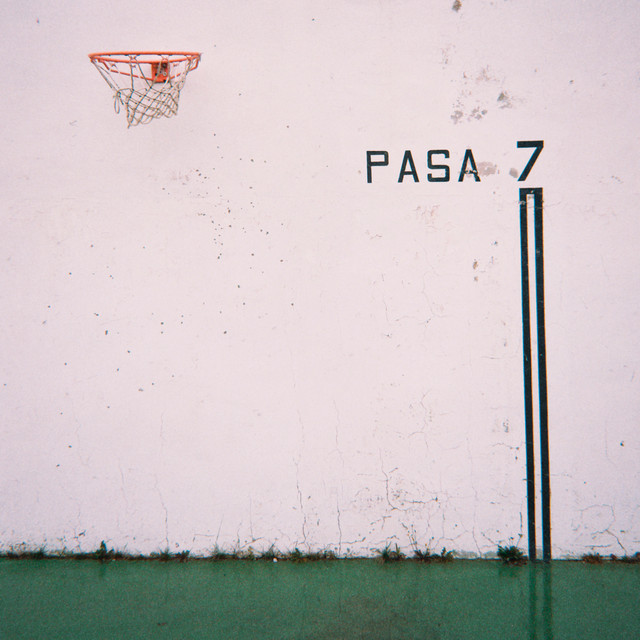 Pégate por favor