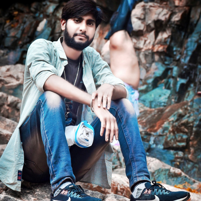 Kunsi sent lagaw chori Kamlesh Sinoli kr devta - Single by Sagar dekwa ...