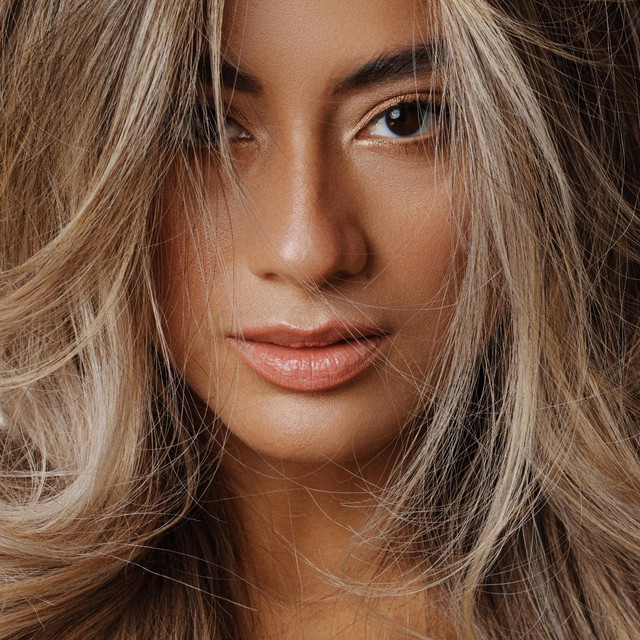 Capa de Baby Girl - Ally Brooke