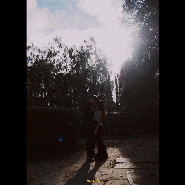 modelo cover art