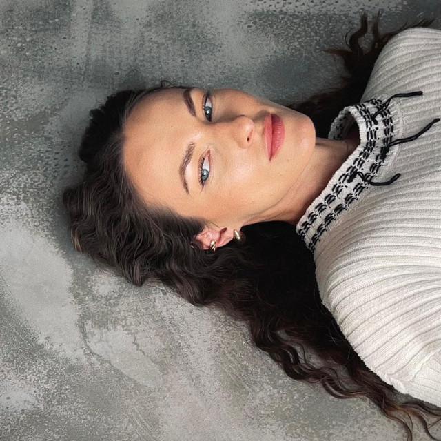 Necítíš nic album image
