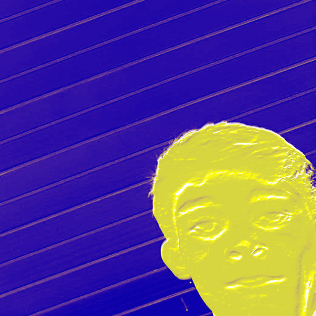foi o tuzzo que fez essa porra cover art