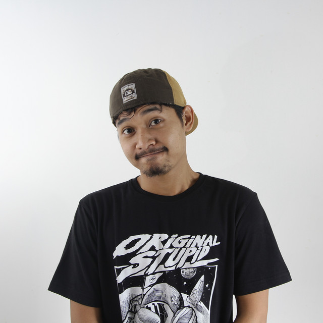 Pelukan yang Tak Terlihat cover