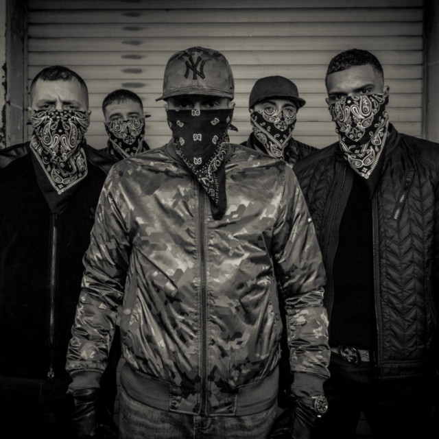 Wie ein Gangster – Musik und Lyrics von Svaroda | Spotify