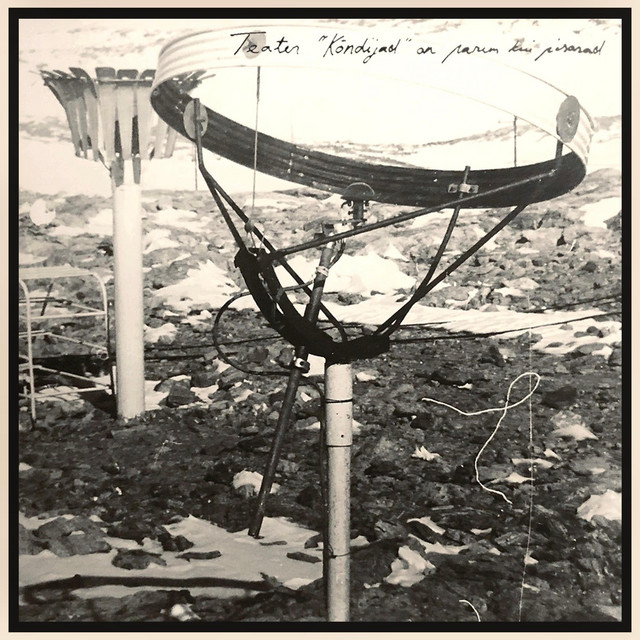 Teater "Kõndijad" on parem kui pisarad cover art