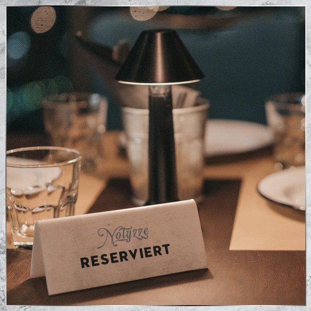 Reserviert cover