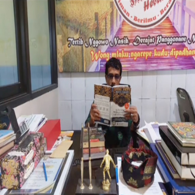 DR KIS MESS Kehidupan