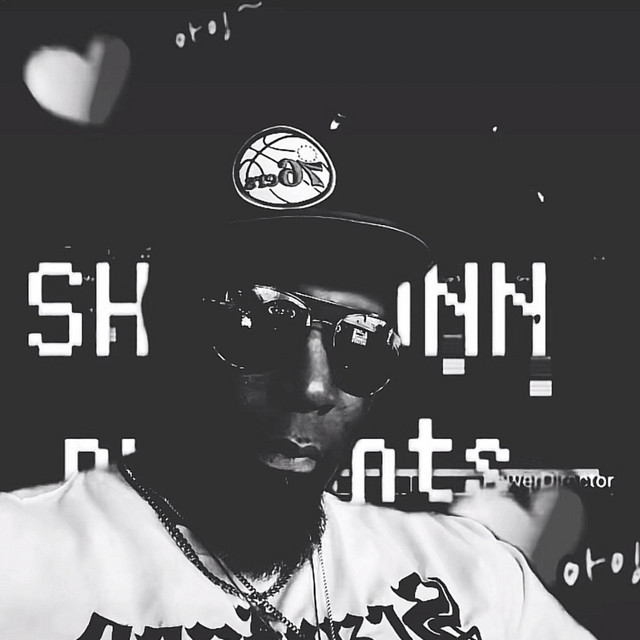 SHE DIDN'T CHASE LOVE(C)HASE HER)