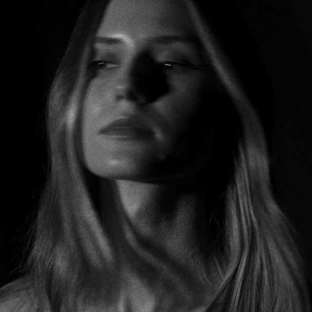 Чарівно album image