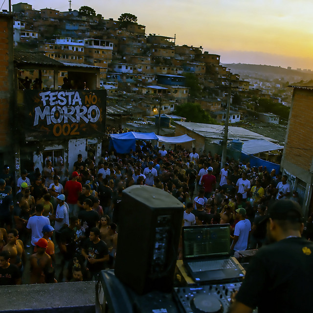 FESTA NO MORRO 002