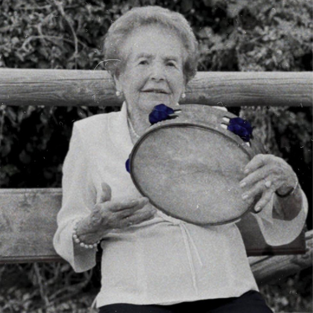 LUMBRÍA - Garrucha cover art
