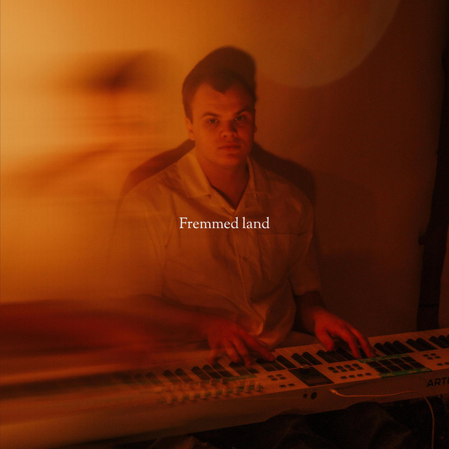 Fremmed land cover art