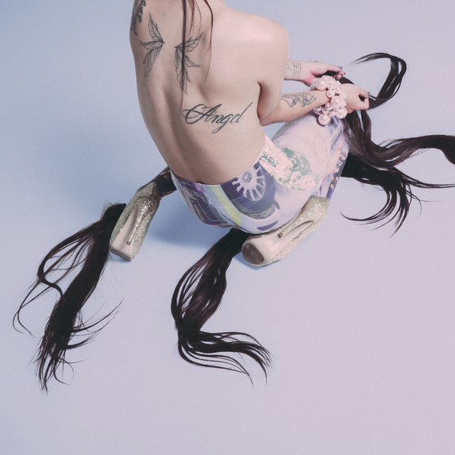 me estoy volviendo loca (deluxe) cover art