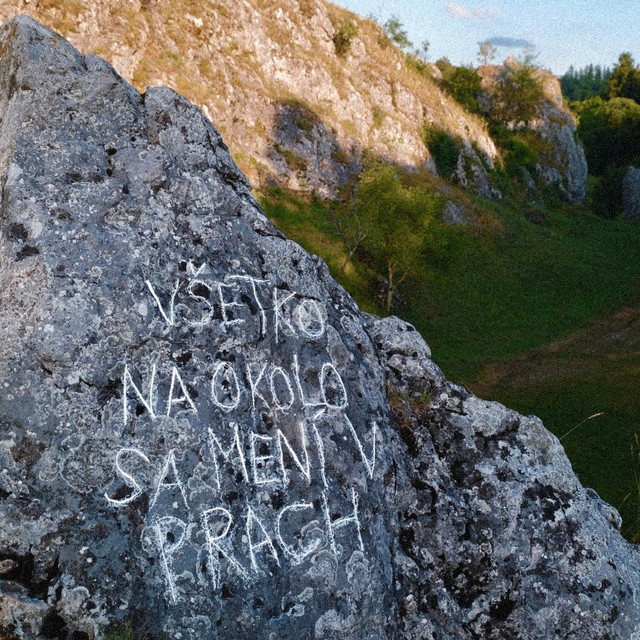 Všetko naokolo sa mení v prach cover
