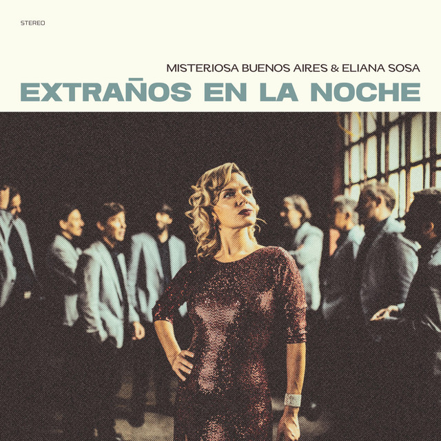 Extraños en la noche