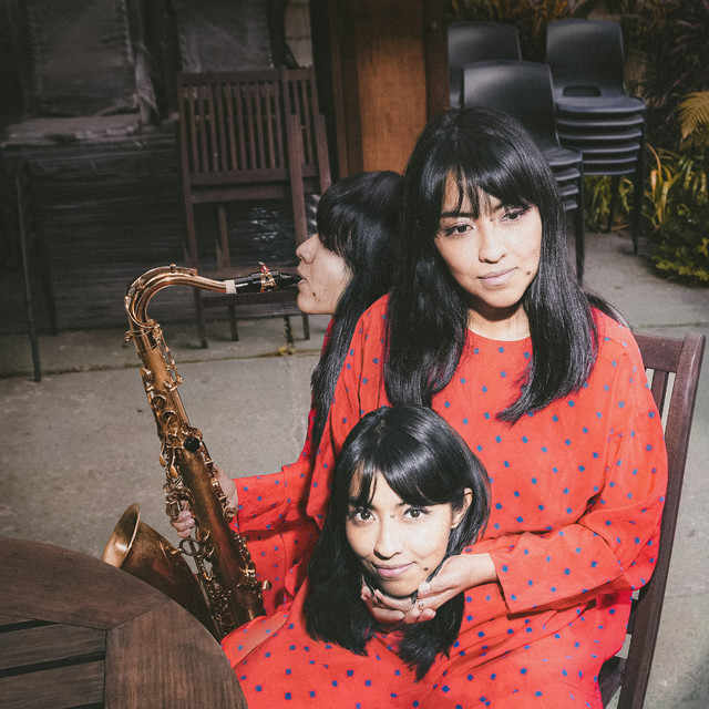 Tres Caras cover art