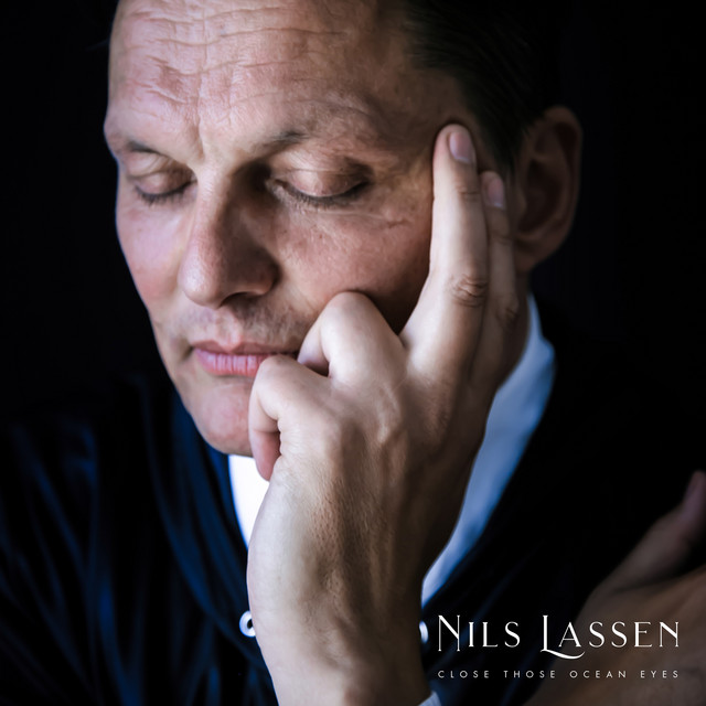 Nils Lassen – Close Those Ocean Eyes