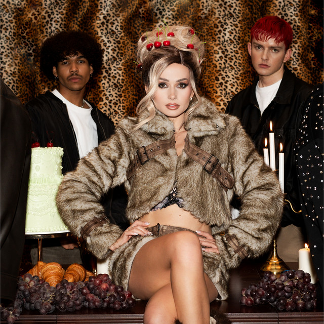 Momenty cover art