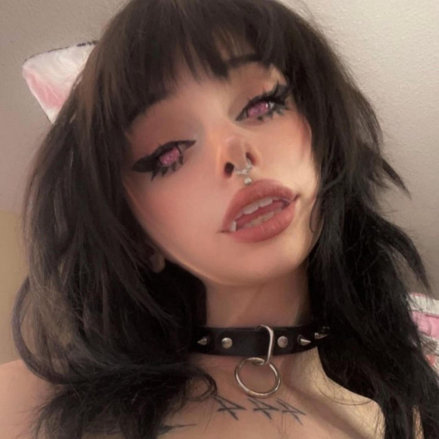 Обкладинка: TASTING THE BLOOD ON MY LIPS WHEN I SPIT — Hellxn