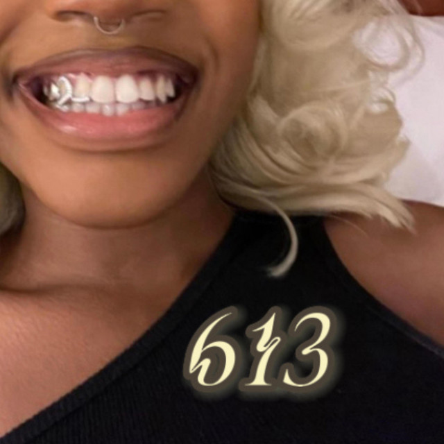 613