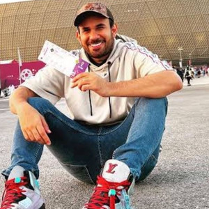 MUY FUERA DE LUGAR CON WEREVERTUMORRO podcast cover