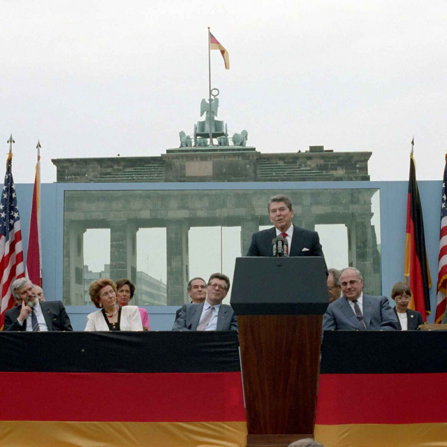 episode-308-the-history-of-the-united-states-part-4-cold-war-and