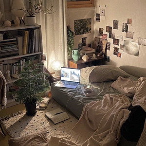 dancing alone in my room - playlist by Zoë/Munchi | Spotify