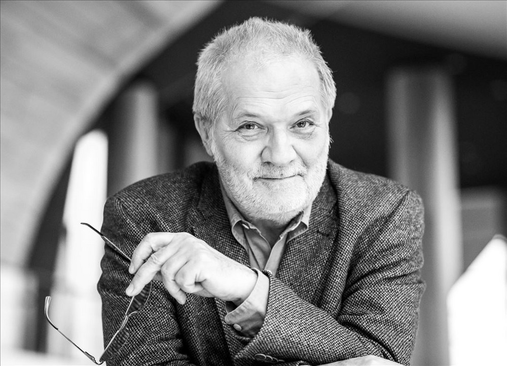 Peter Eötvös image